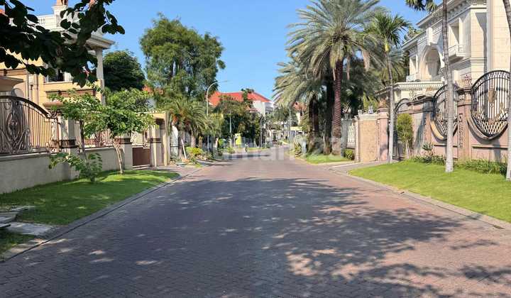 Graha Family Dekat Pakuwon Mall, Citraland, Tol 2