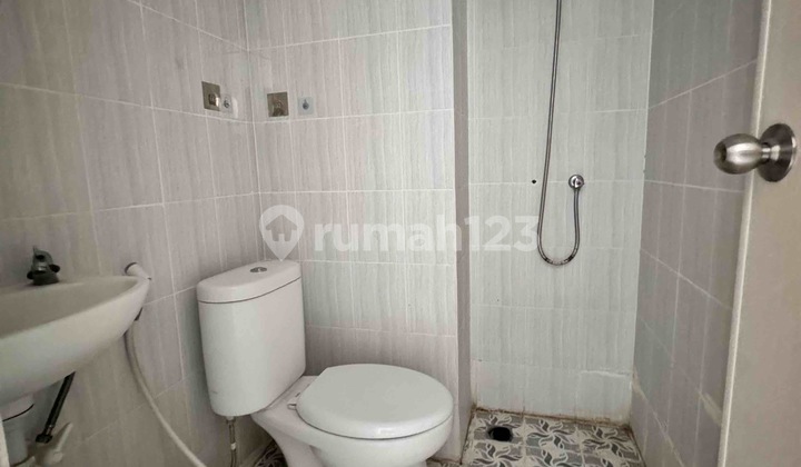 Affordable Peak CBD Wiyung Apartment 2