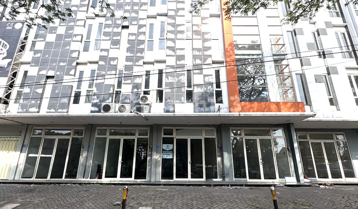 Frontage Link A Yani in Front of East Java Regional Police 1