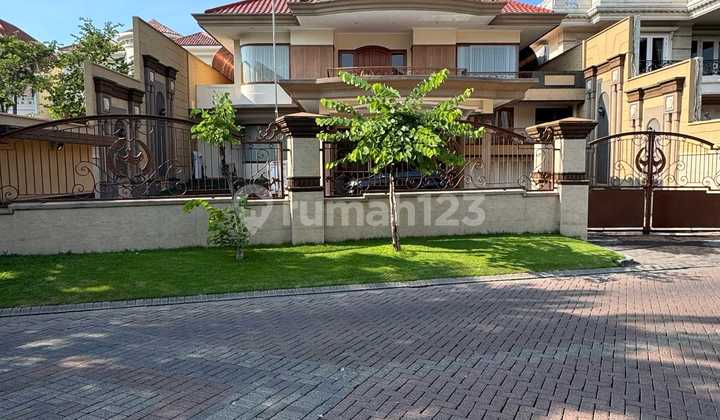 Graha Family Dekat Pakuwon Mall, Citraland, Tol