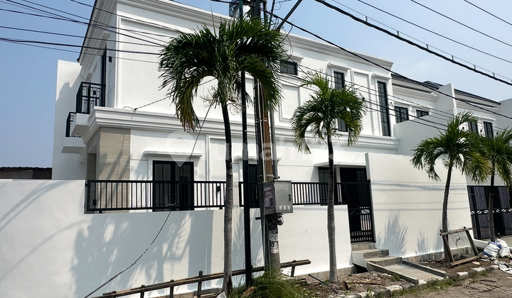 Raya Sutorejo Timur Dekat Raya Muly