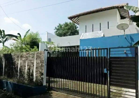 Rumah Vila Asri di Lingkungan Yang Tenang 1
