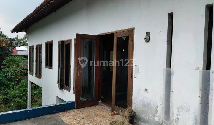 Rumah Vila Asri di Lingkungan Yang Tenang 8