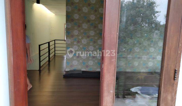 Rumah Vila Asri di Lingkungan Yang Tenang 9