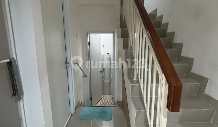 Dijual Cepat Rumah 3 Lantai Semi Furnished di Gading Serpong, Tangerang 2