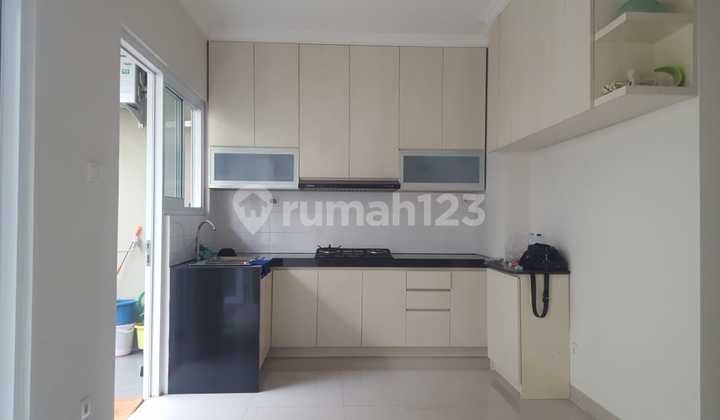 Rumah Full Renovasi di Monaco Village Gading Serpong, Tangerang