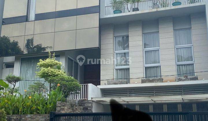 Rumah 3 Lantai Bagus di Gading Kusuma Kelapa Gading, Jakarta Utara 1