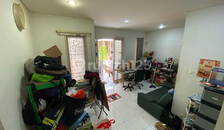 Quick Sale: 2-Story House in Malibu Village, Gading Serpong, Tangerang 2