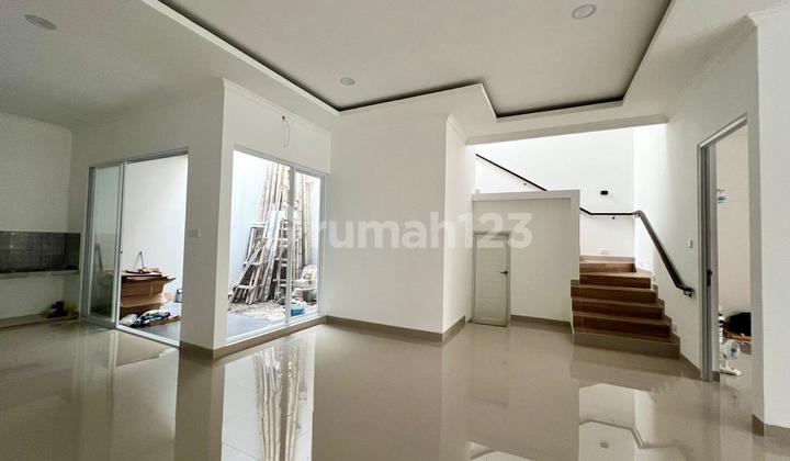 Rumah Baru 2 Lantai di BSD Griya Loka, Tangerang Selatan 2