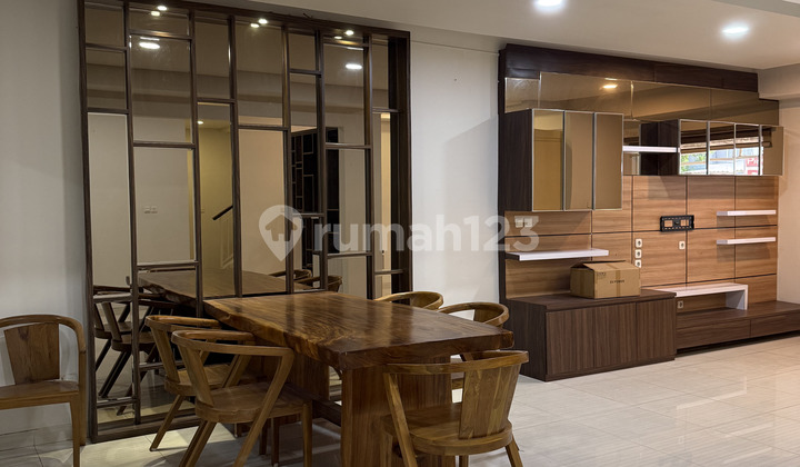 For Quick Sale: 2-Story House in Serenade Lake Gading Serpong, Tangerang