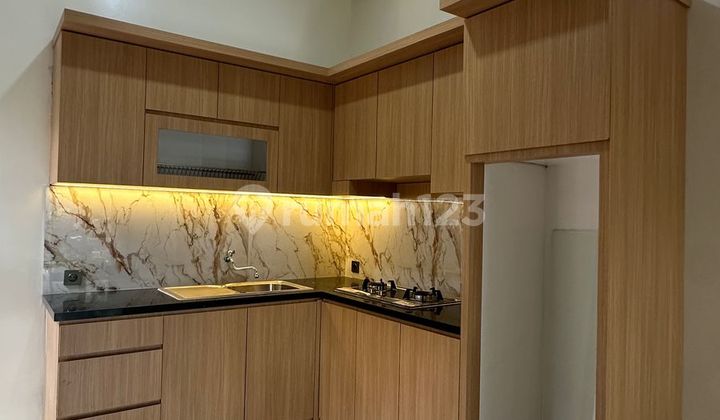 Dijual Cepat Rumah 3 Lantai di Cluster Whelford Greenwich Park BSD, Tangerang Selatan 2