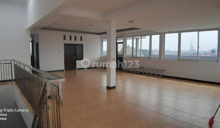 Disewa Rumah Hook 3 Lantai di Sektor 7C Gading Serpong, Tangerang 1