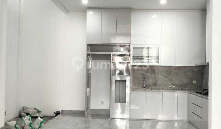 Rumah 2 Lantai di Alam Sutera, Tangerang Selatan