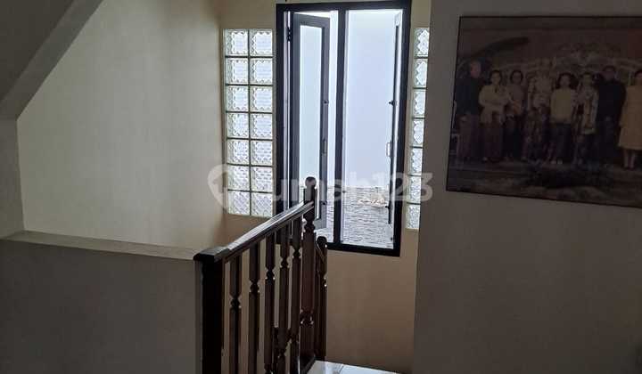 Dijual Cepat Rumah 2 Lantai Carport luas di Jelita Alam Sutera, Tangerang Selatan 2