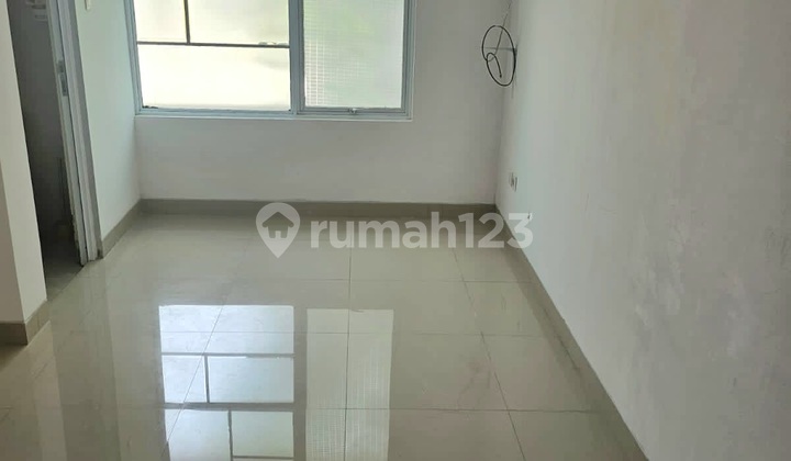 Two-Story House in Malibu Village Gading Serpong, Tangerang