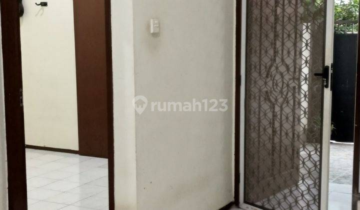 Rumah 3 BR di Serpong Melati Mas, Tangerang Selatan 2