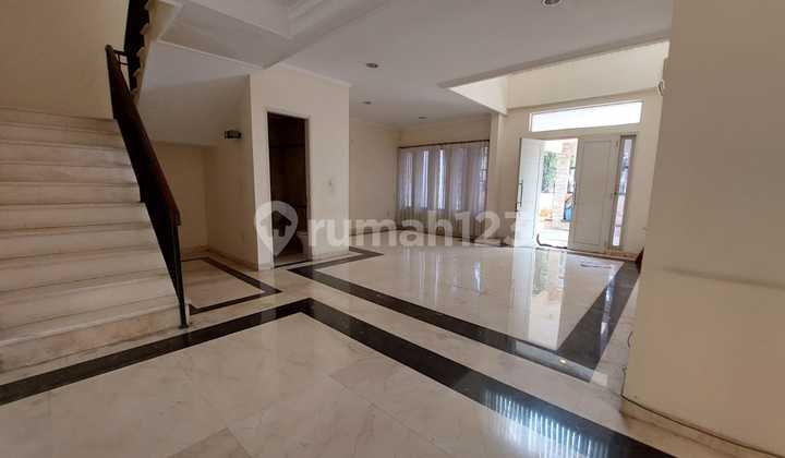 For Quick Sale House near Penabur School, suitable for business in Gading Serpong, Tangerang.