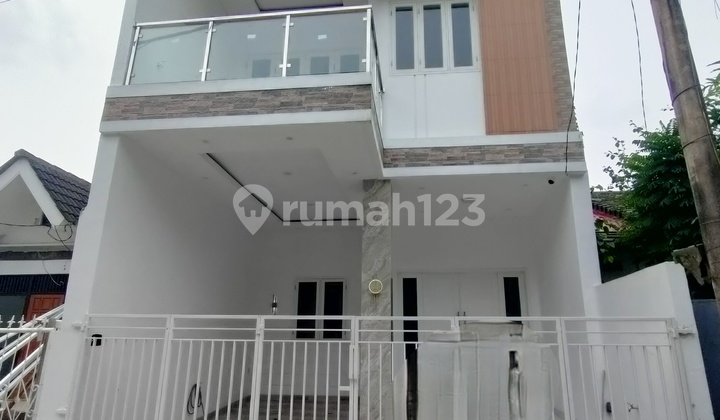 Rumah 2 Lantai di BSD Kencana Loka, Tangerang Selatan