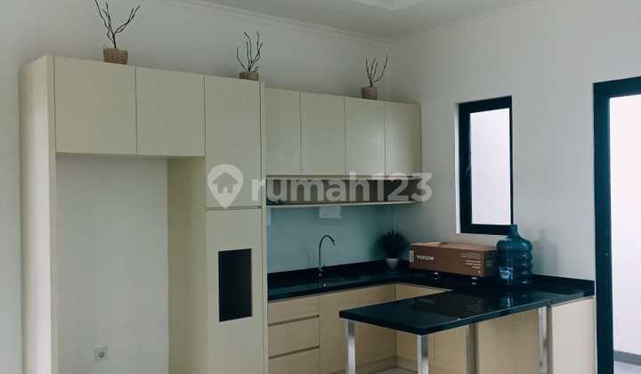 Rumah Hoek 3 Lantai di Assana Vanya Park, Tangerang Selatan 2