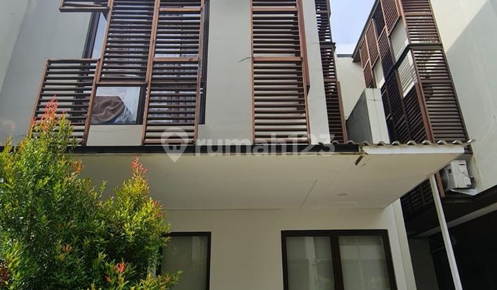 Dijual Cepat Rumah Semi Furnished di Whelford Greenwich BSD, Tangerang Selatan Dijual Cepat Rumah Semi Furnished di Whelford Greenwich BSD, Tangerang Selatan