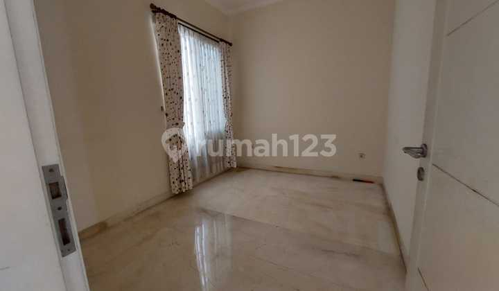 For Quick Sale House near Penabur School, suitable for business in Gading Serpong, Tangerang. 2