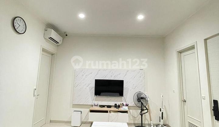 Dijual Cepat Rumah 2 Lantai di Cluster Catriona Suvarna Sutera, Tangerang