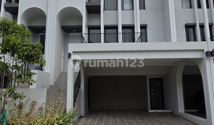 Nice House in the Greenwich Park BSD area, South Tangerang