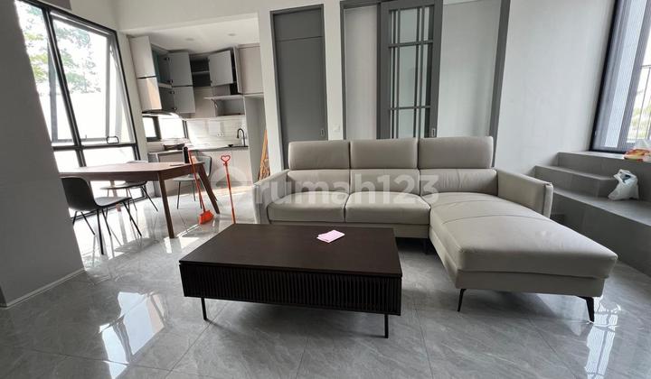 Dijual Cepat Rumah 3 Lantai di Cluster Aether Greenwich Park BSD, Tangerang Selatan