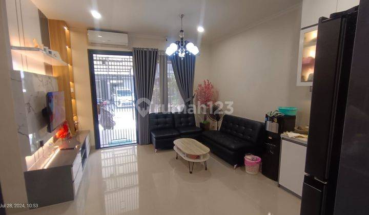 Rumah 2 Lt Furnish di Cluster Baroni Gading Serpong, Tangerang 1