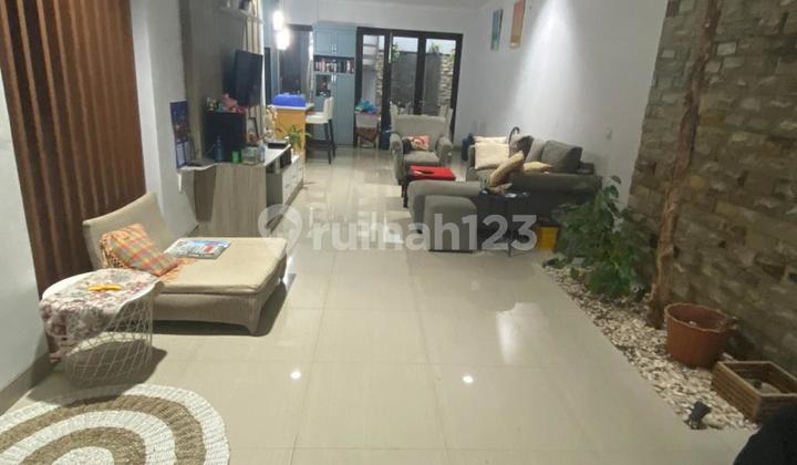 Rumah 2 Lantai + Rooftop di Nusaloka BSD, Tangerang Selatan Rumah 2 Lantai + Rooftop di Nusaloka BSD, Tangerang Selatan