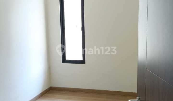 For Quick Sale: 2-Story House in BSD Nusaloka, South Tangerang 2