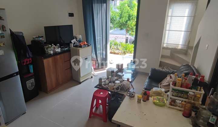 For Quick Sale: Semi-Furnished House in Baroni Summarecon Serpong, Tangerang For Quick Sale: Semi-Furnished House in Baroni Summarecon Serpong, Tangerang