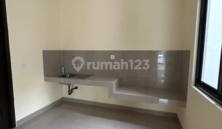 Quick Sale: Hook House in Savia Nusa Loka BSD, South Tangerang 2