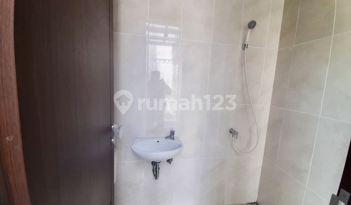 Dijual Cepat Rumah 2 Lantai di Cluster Aeris Citra Garden Serpong, Tangerang Selatan 2