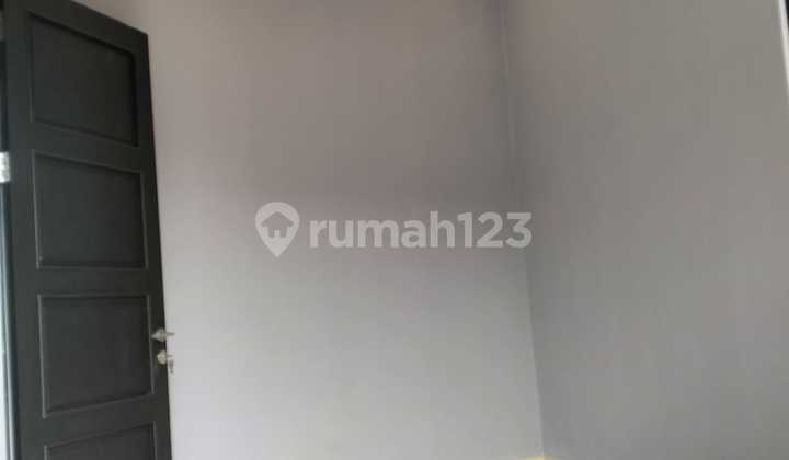 Hoek 3-Story House in Cendana Residence Pamulang 2