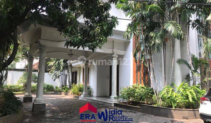 Rumah Mansion 2 Lantai 8 Kamar di Menteng Jakarta Pusat 1