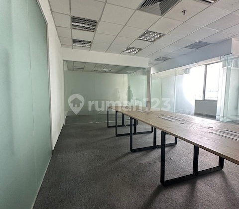 Disewakan Unit Ruang Kantor Fitted Condition di Menara Dea