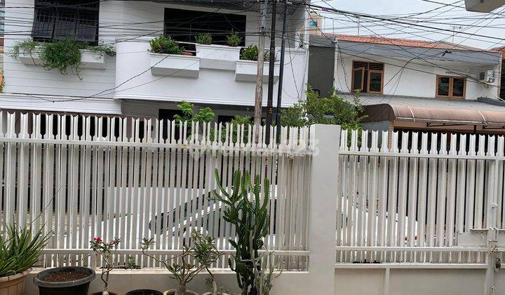 Dijual Rumah Klasik 2 Lantai Siap Huni Kramat Kwitang Jakarta 1