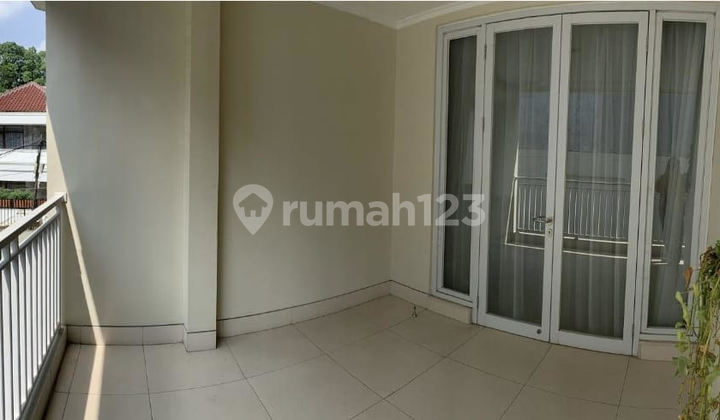 For Rent: 2-Story House with 3 Bedrooms in Executive Paradise, South Jakarta For Rent: 2-Story House with 3 Bedrooms in Executive Paradise, South Jakarta