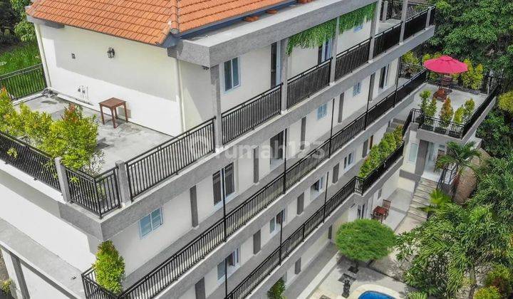For Sale Butiq Hotel Canggu-Bali

Hanya 10 mnt jalan kaki ke pantai Echo Beach, Beach Club,
50 mnt ke Air Port,

Luas tanah 1,000m2 
Luas Bangunan 1,300m2
Office
4 Building 
27 rooms
Kolam renang
Carport 4 Mobil & beberapa motor
Ijin lengkap (IMB)
Sertifi 1
