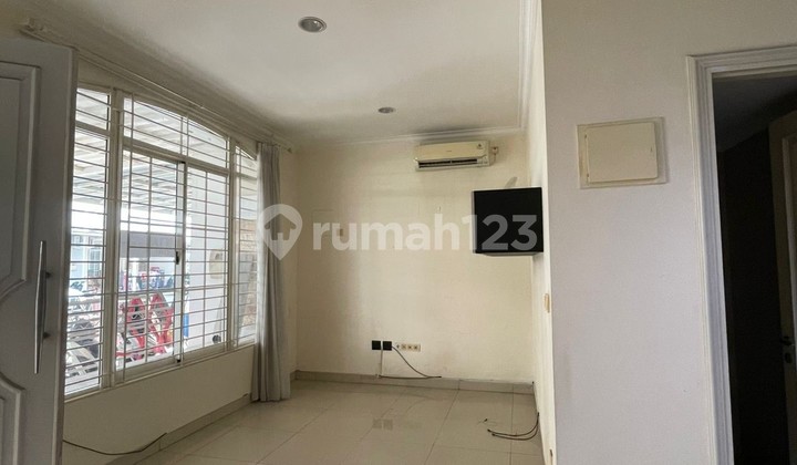 Rumah 6X15 Semi Furnished SHM di Green Lake City Cluster Europe 2