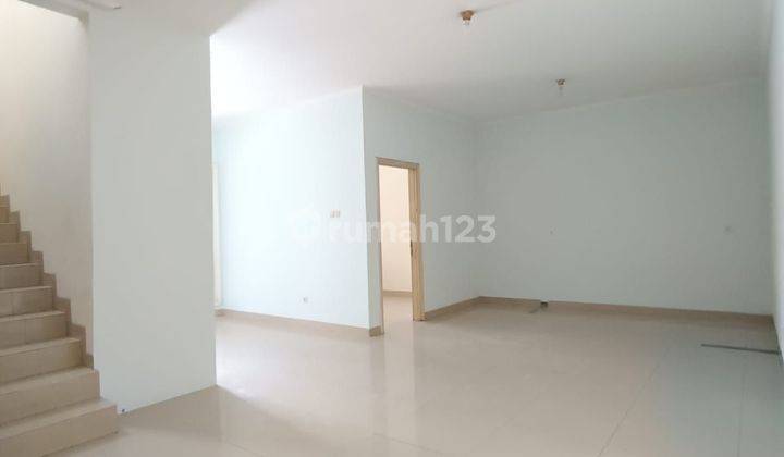 Di Sewakan Rumah  Pik 1 Mediterania Boulevard, 2 Lantai, Kondisi Bagus  2