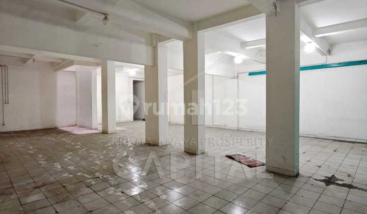 4-Story Shop House Ready for Business at Strategic Location on Jalan Sudirman, Bandung 2