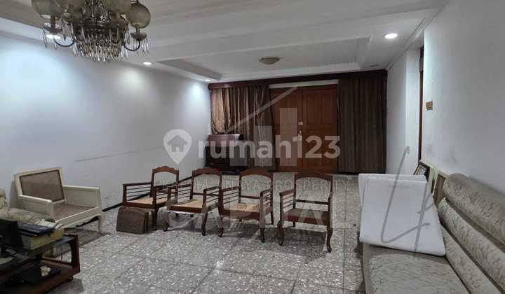 Residential House in Riau Wing, Spacious and Well-Maintained 2