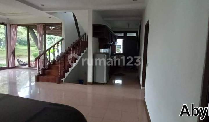 Villa full furnished puncak siap huni hadap kolam renang SHM 10
