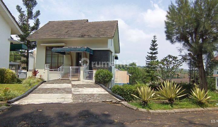 Villa 2 Lantai Bagus Fully Furnished View Pegunungan Siap Huni  1