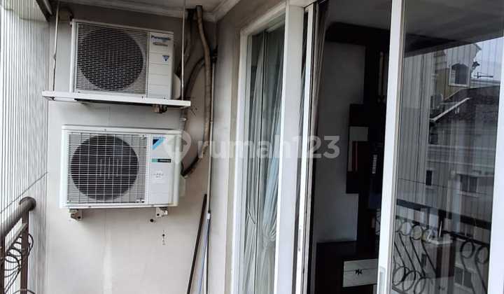 Apartemen 3 Kamar Tidur Furnished Bagus Siap Huni  2