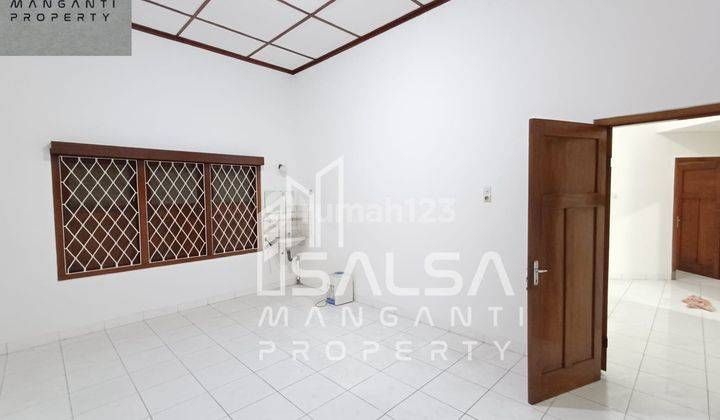 Disewakan Cepat Rumah Bisa Kantor Dan Tempat Tidur Dan Multifungsi Lokasi Dekat Senayan Dan Dekat Pakubuwono Dan Dekat Blok M Lokasi Strategis Harga 900 Juta Nego Area Kebayoran Baru Jakarta Selatan 2