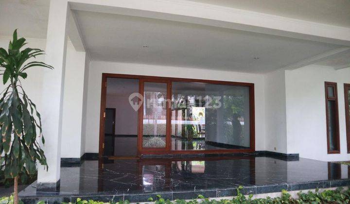 Rumah Taman Besar Bangunan 1 Lantai Harga Negosiable Good Lokasi Di Kemang Jakarta Selatan 2