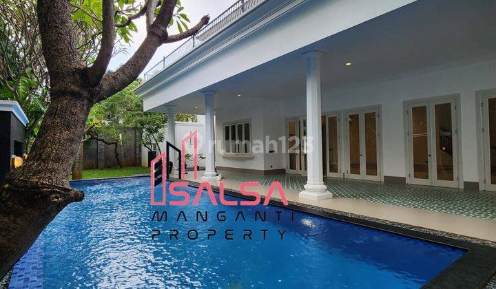 For Sale Dijual Cepat Rumah Mewah Nuansa Putih Siap Huni Harga Murah Dengan Luas Tanah 582 Meter Taaman Cantik Dana Dekat Sekolah Dan Dekat Kuningan Dan Kebayoran Baru Area Kemang Jakarta Selatan  2